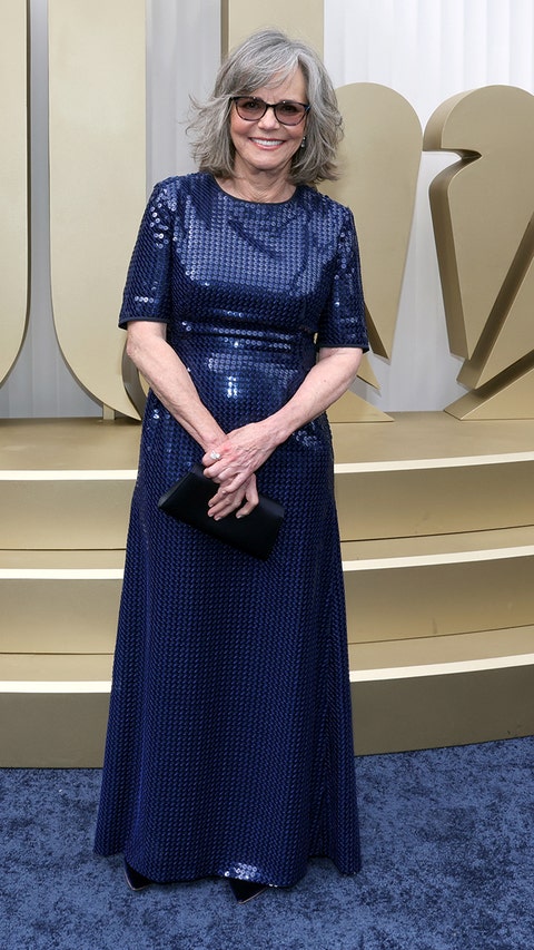 Sally Field llega a la 78.ª edición de los Premios Primetime Emmy, celebrada en el Teatro « Peacock » el 14 de septiembre de 2026. -- (Foto de: Todd Williamson/NBC vía Getty Images)