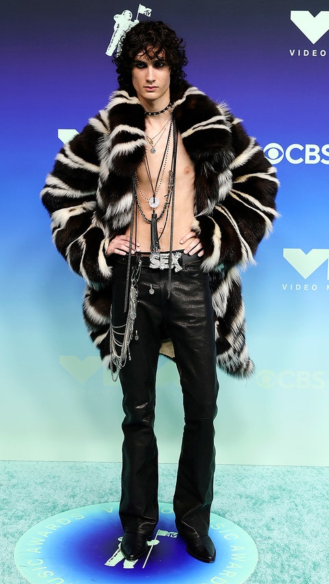 Sombr wearing a furry coat 