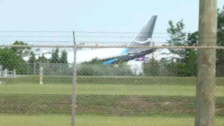 Amazon Un avión de carga se sale de la pista en el aeropuerto de Miami , lo que ha provocado una intervención de emergencia - Fox News