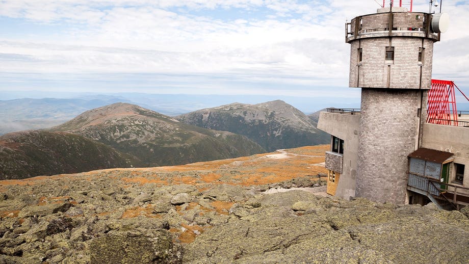 Hiker battles agonizing injury on grueling climb, resets dislocated shoulder himself