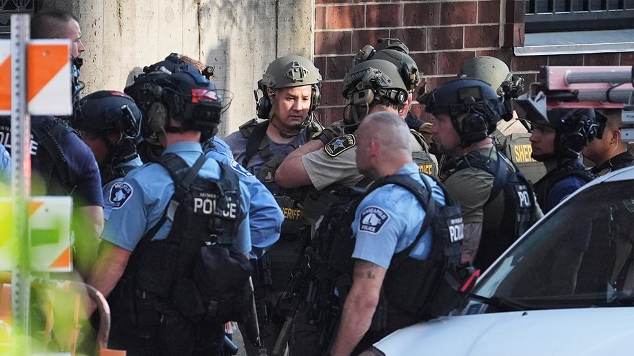 3 dead, including suspected gunman, after Minneapolis shooting sends several to hospital