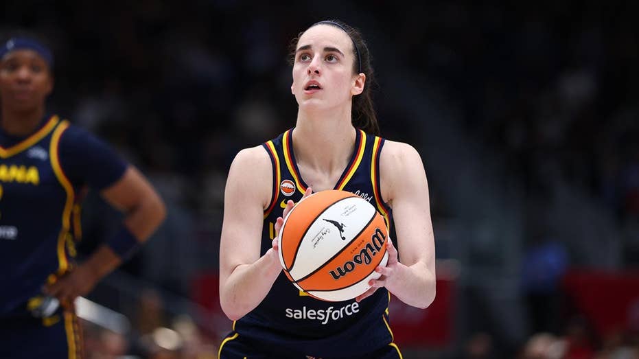 Caitlin Clark returns after FIBA title as Kelsey Mitchell sets WNBA scoring mark in Fever victory over Tempo