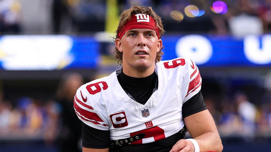 Giants’ season-opening high comes crashing down as Jaxson Dart’s knee injury overshadows Rams’ blowout win