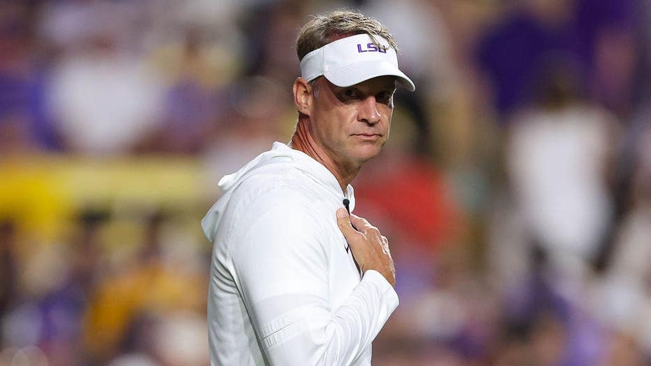 Lane Kiffin goes full villain mode during alleged halftime speech from LSU's blowout win over Clemson