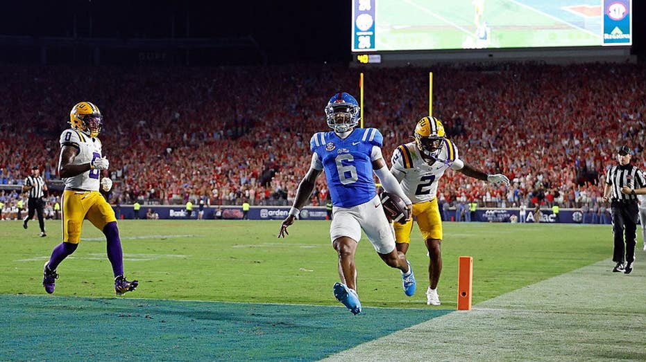 Ole Miss and Texas collide in massive college football showdown with Arch Manning's season at stake