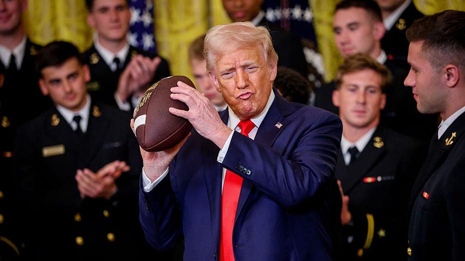 Donald Trump adds political stakes, anticipation and potential sideline chaos to Texas-Tennessee showdown