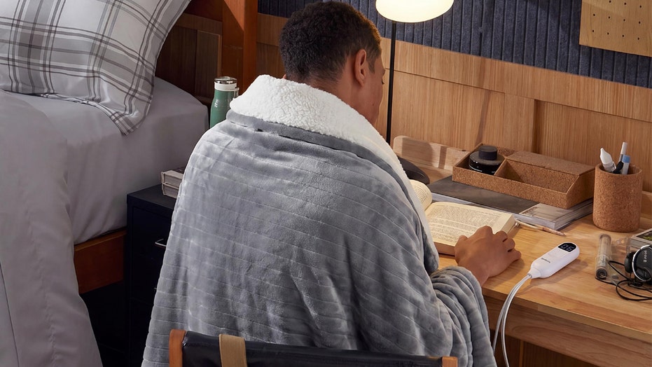 Amazon's No. 1 bestselling electric blanket is over 40% off right now — just $40