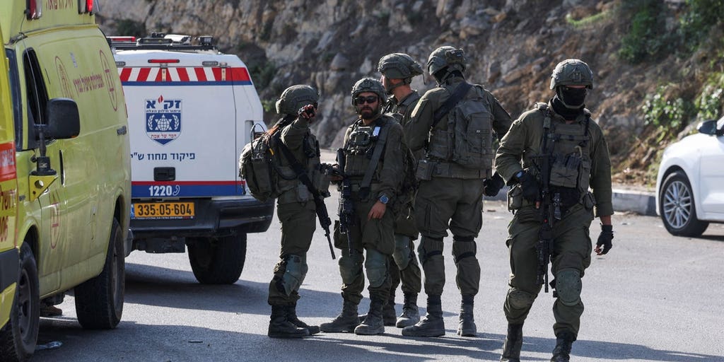 Two suspected gunmen killed after shooting wounds 5 Israelis in West Bank