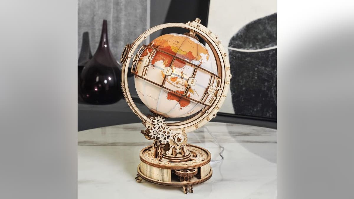 This globe doesn't require any glue.