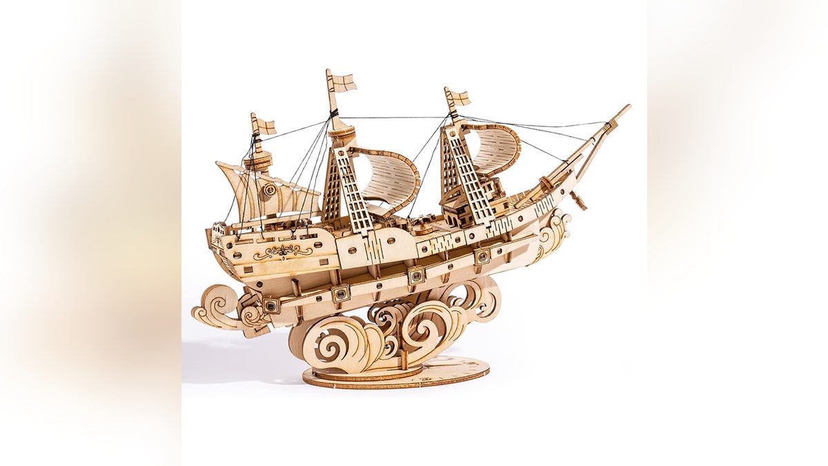 Build this wooden ship in a single sitting.