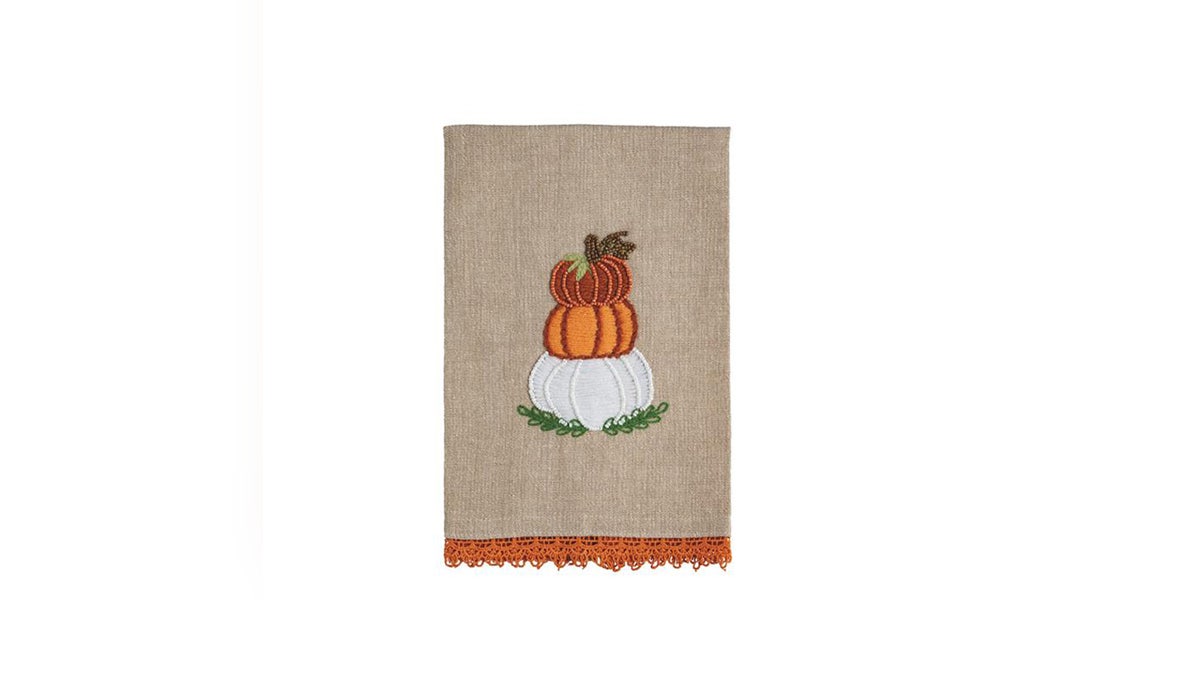 Every fall-themed kitchen needs pumpkin decor. 