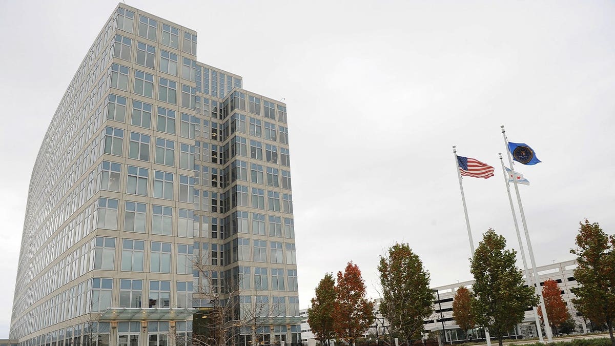 Illinois man charged for mailing white powder letters to Congress