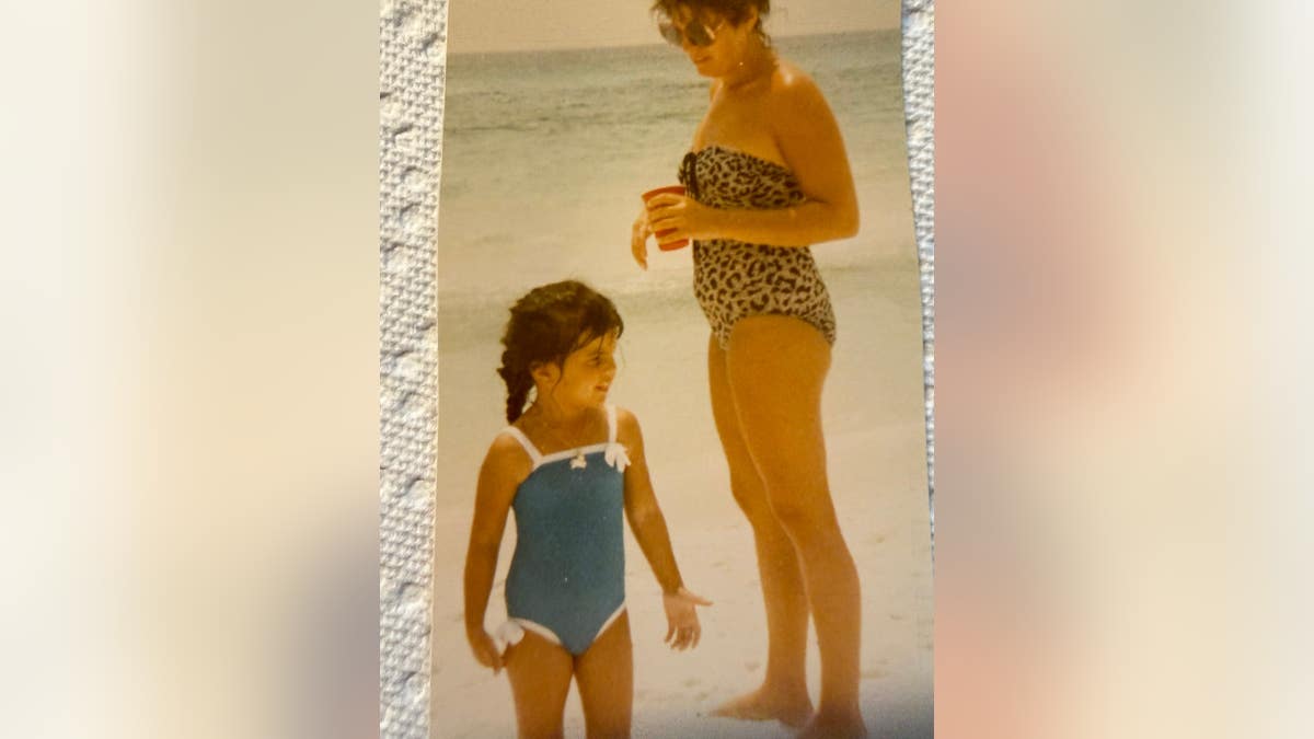 Lauren Burns with her mother at a Florida beach.