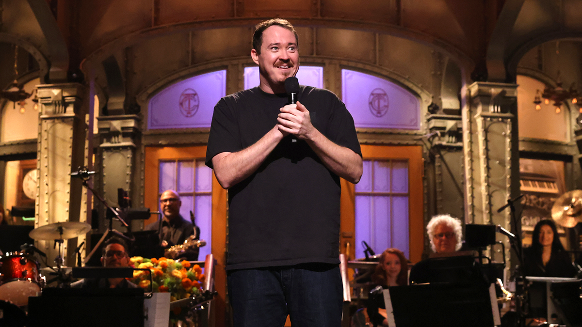 Comedian Shane Gillis delivers opening monologue on