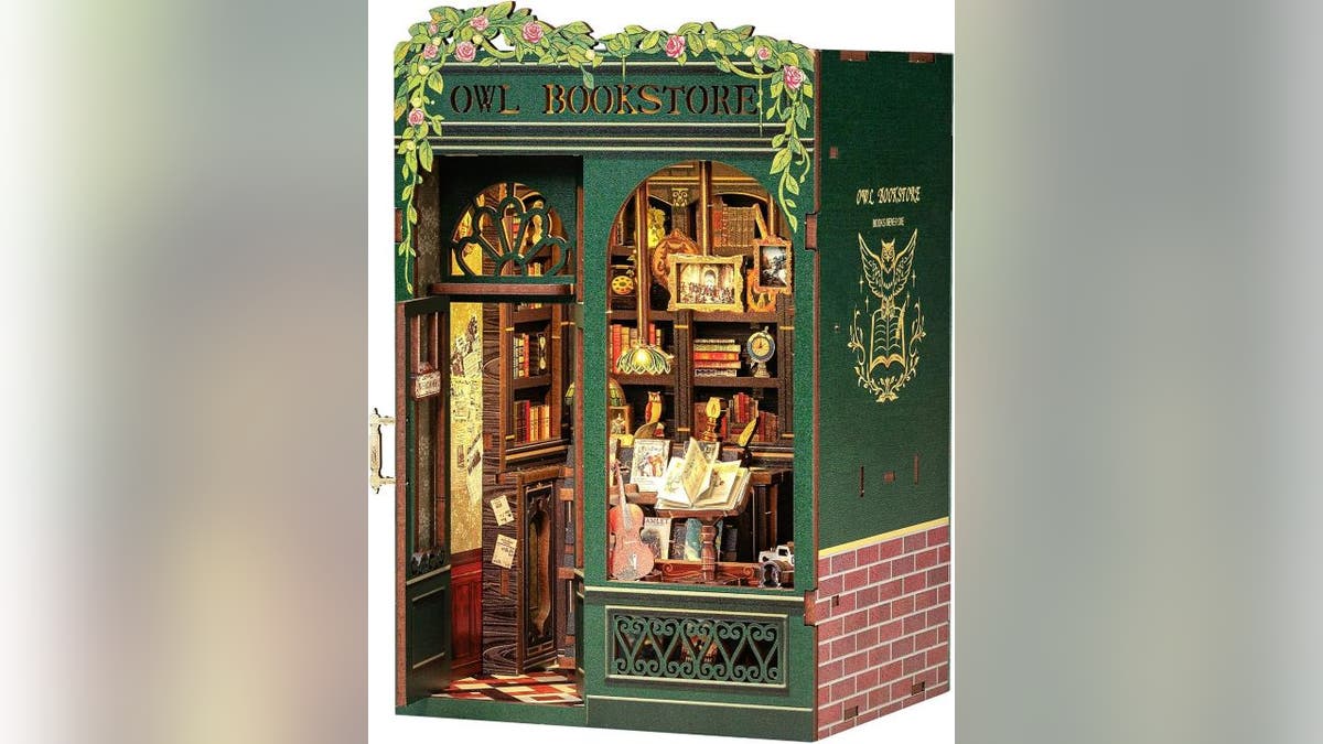 Create your own Renaissance-inspired bookstore.