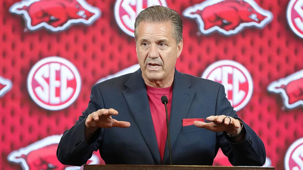 Head coach John Calipari of the Arkansas Razorbacks