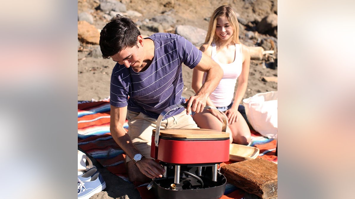 This doesn't look like other clunky propane grills.