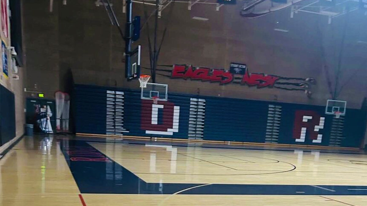 dakota-ridge-high-school-gym
