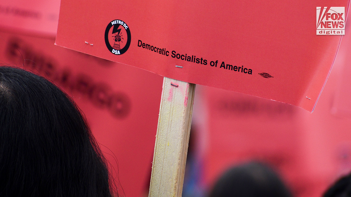 A red DSA sign.