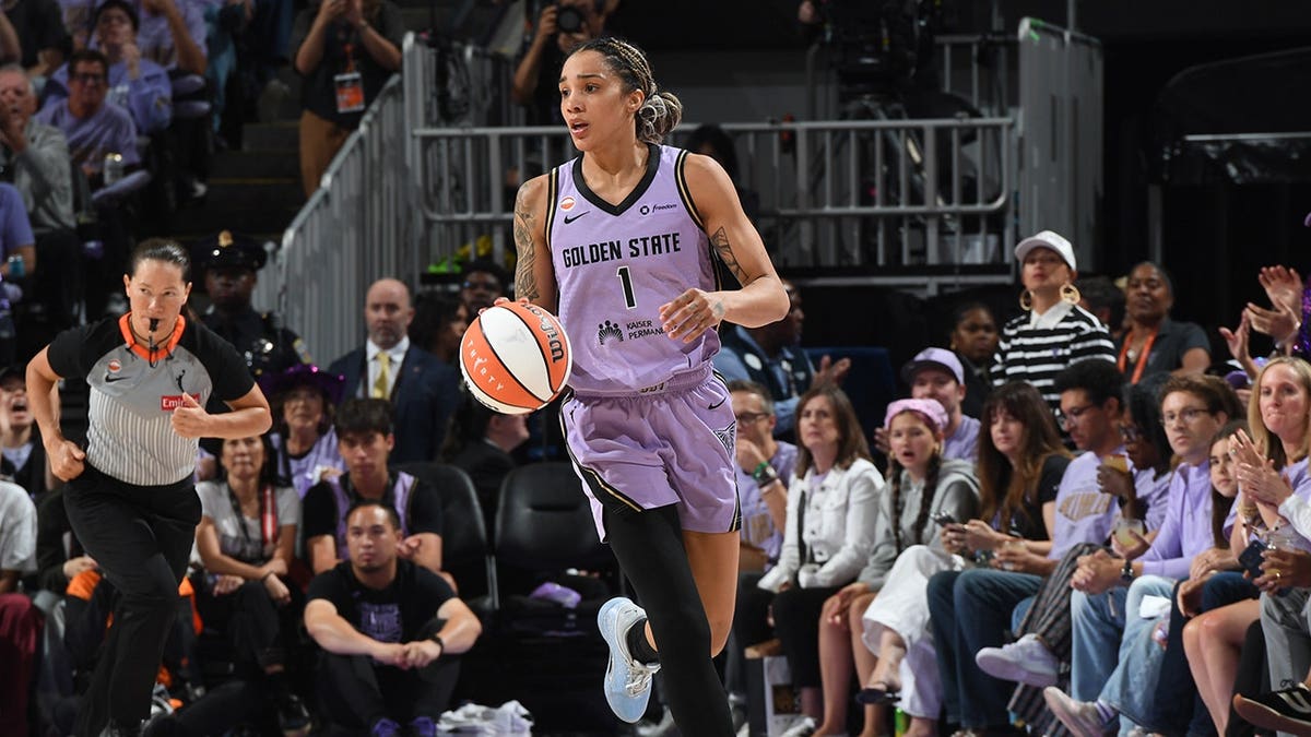 Gabby Williams dribbles the ball during Game 1 of the 2026 WNBA Finals at Chase Center.