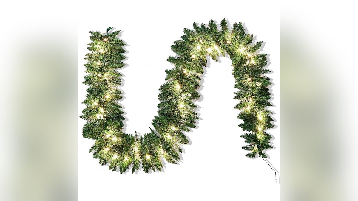 Connect several of these garlands to decorate your entire home.