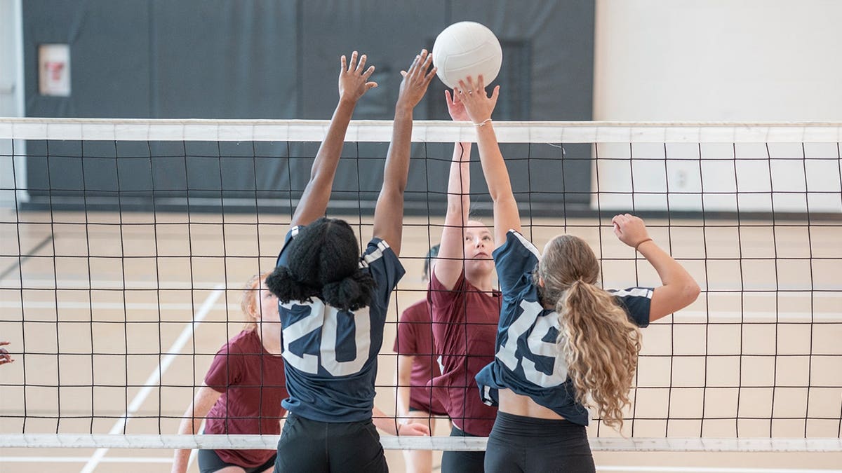 girls-high-school-volleyball