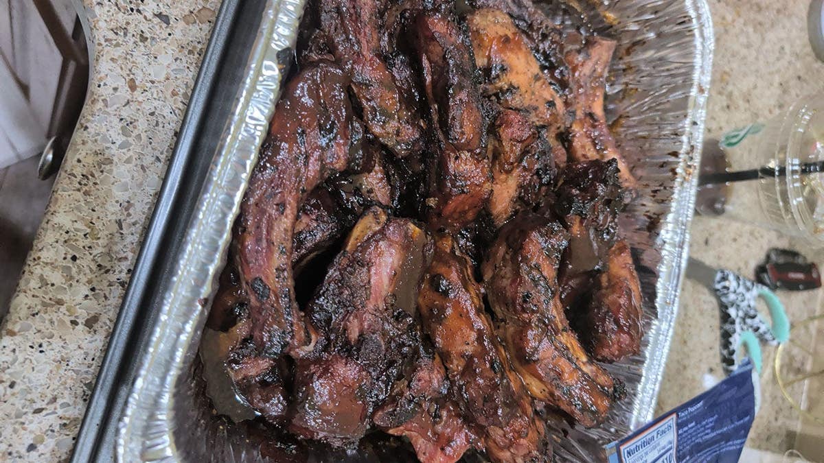 Screencaps reader Homebrew Bill has done it again and sent in his party meat.