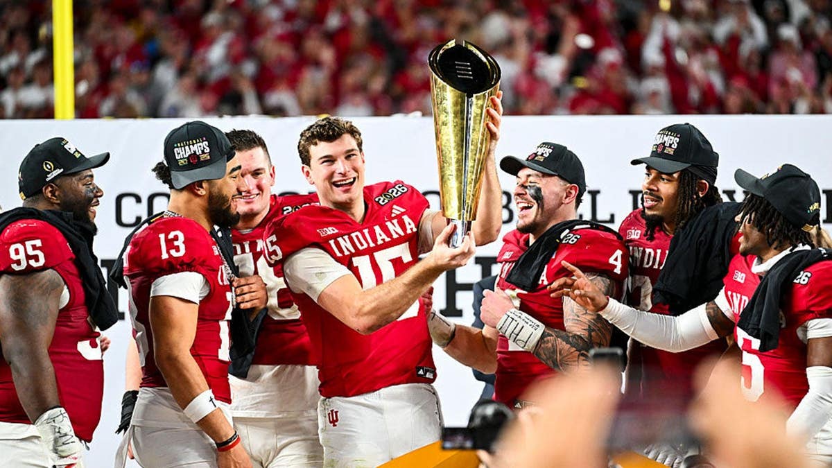 Indiana Hoosiers lift the trophy