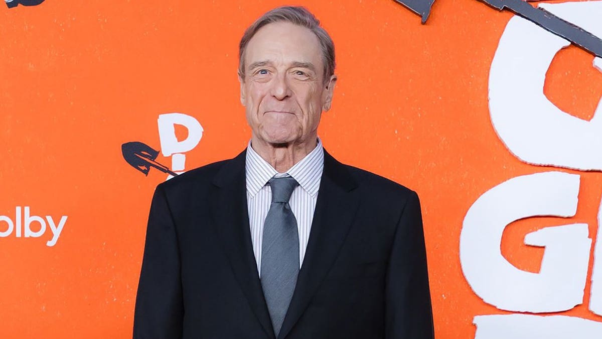 Jon Goodman at the Los Angeles premiere of 