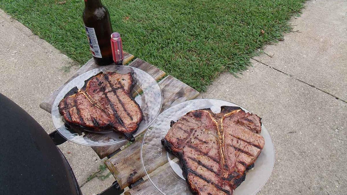 Screencaps reader and Soldier Field tailgating veteran Johnny L honors Mike Ditka with his meat.