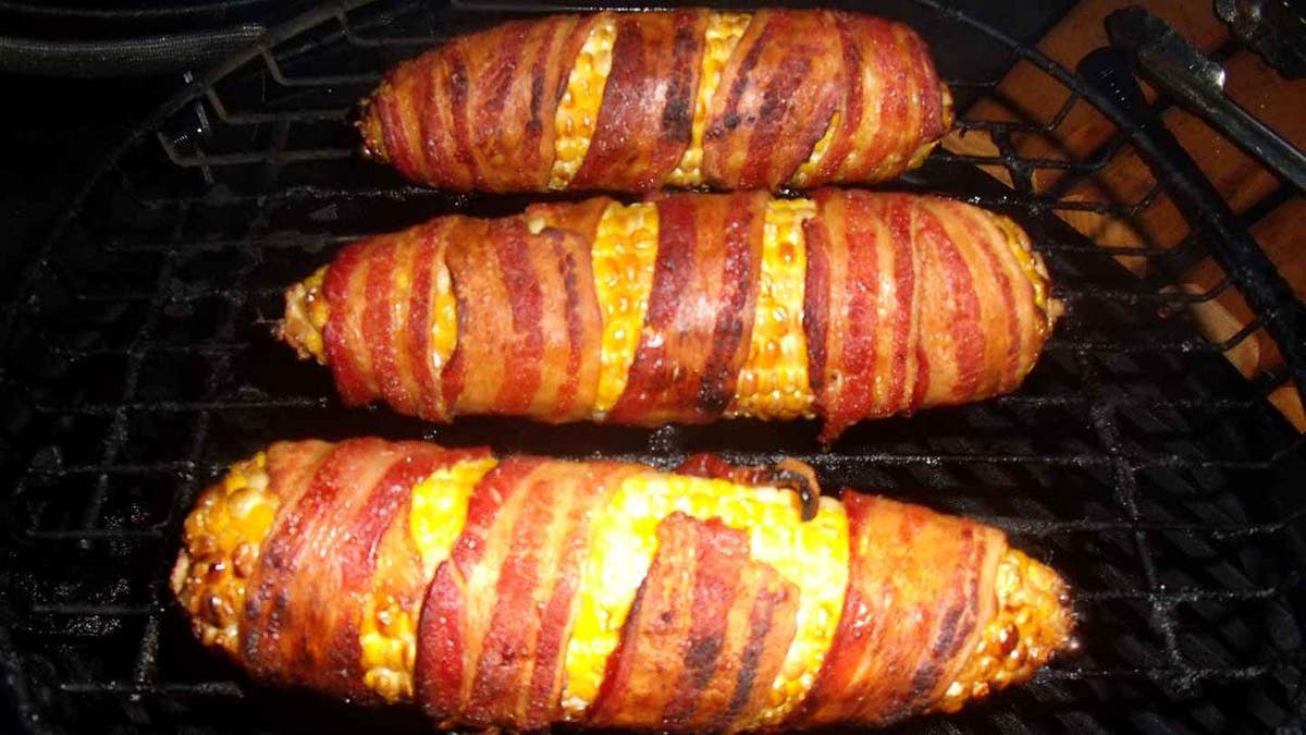 Screencaps reader and Soldier Field tailgating veteran Johnny L honors Mike Ditka with his meat.