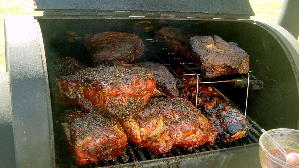 Screencaps reader Johnny put in some work with his meat and shared it.