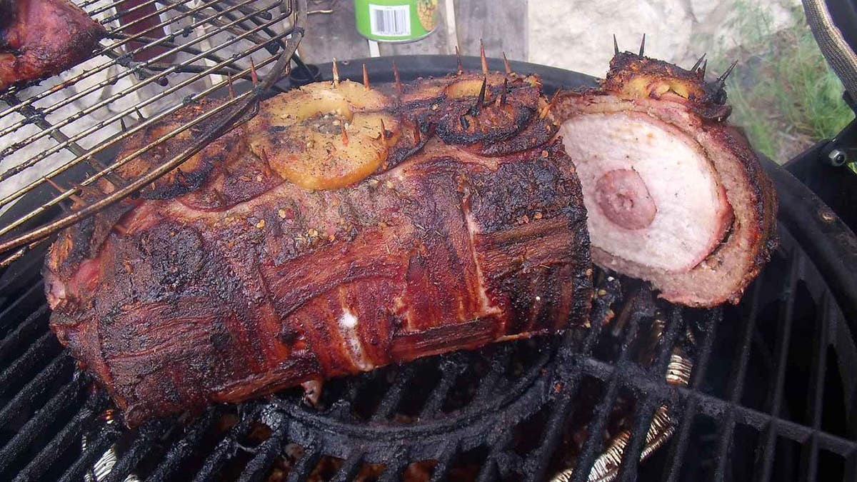 Screencaps reader Johnny put in some work with his meat and shared it.