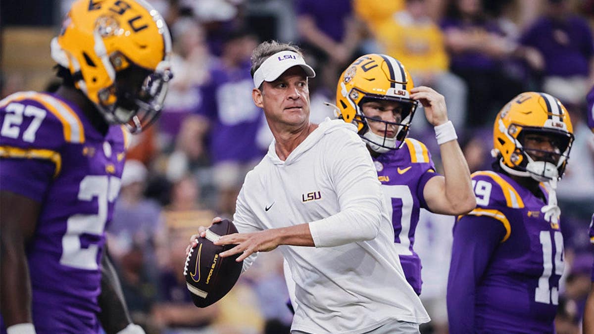 Lane Kiffin head coach of the LSU Tigers