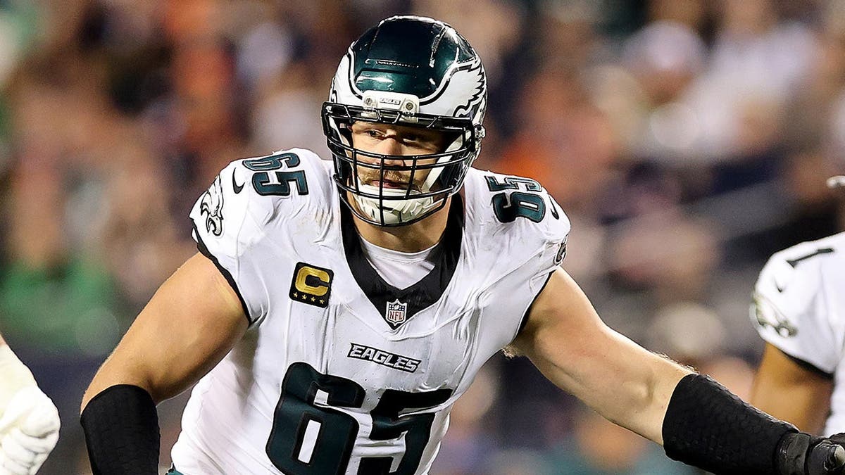 Lane Johnson, Philadelphia Eagles offensive lineman, in action against the Chicago Bears at Soldier Field.