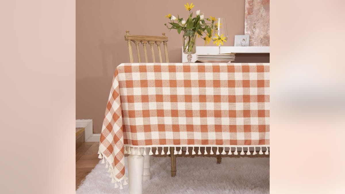 Make your dining room more festive for fall. 