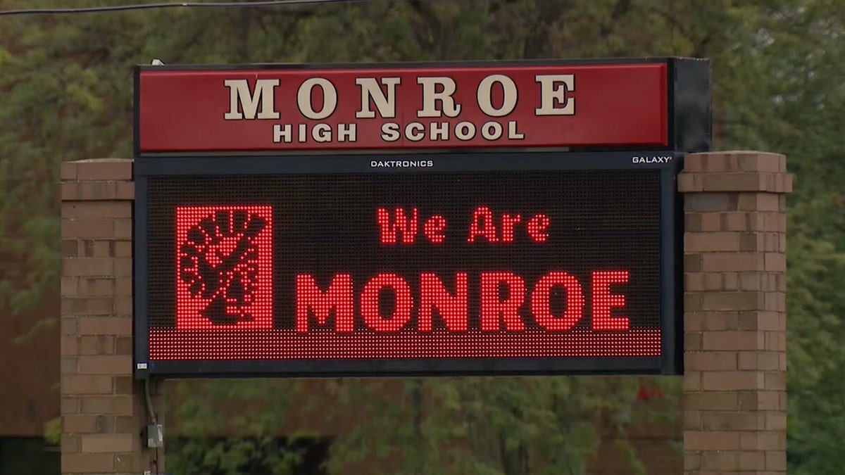 monroe-high-school-sign