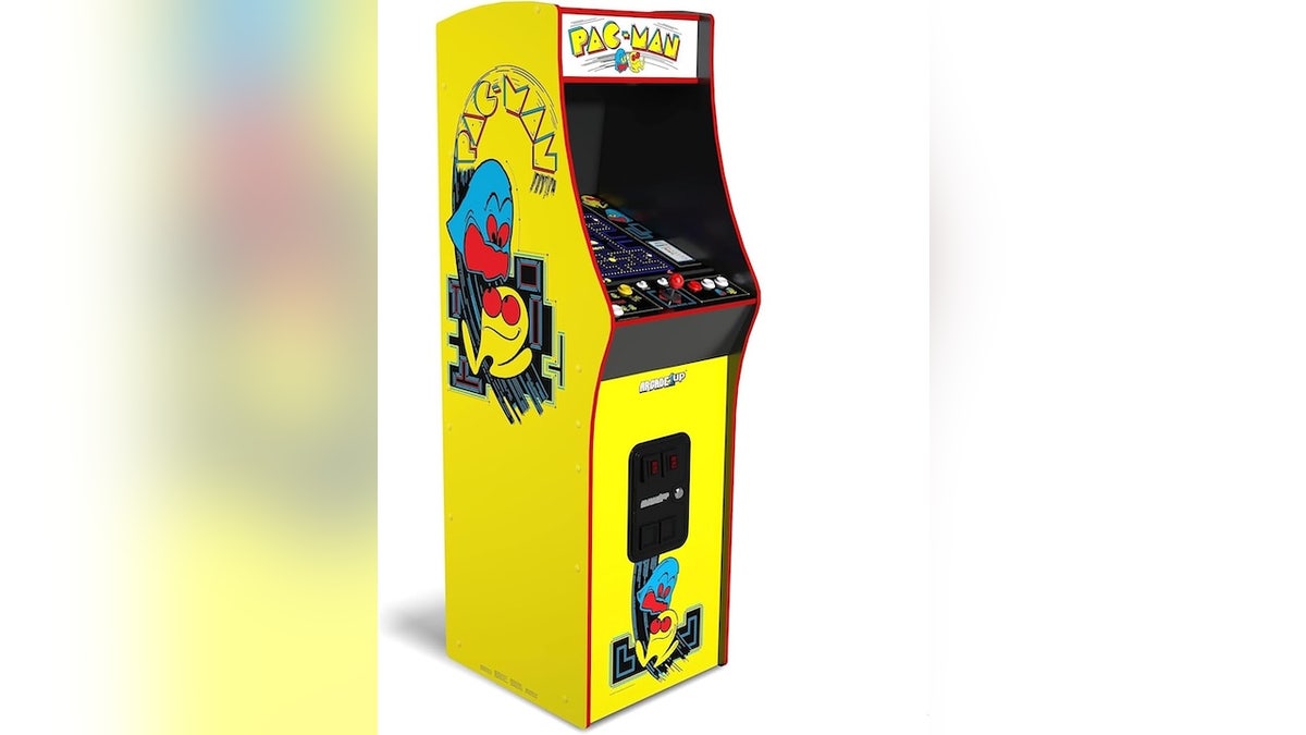 14 classic games are included in this vintage-inspired gaming cabinet.