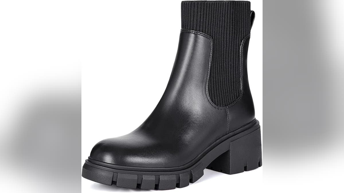 Athlefit’s Chelsea ankle boots feature elastic side panels for easy on-and-off wear.