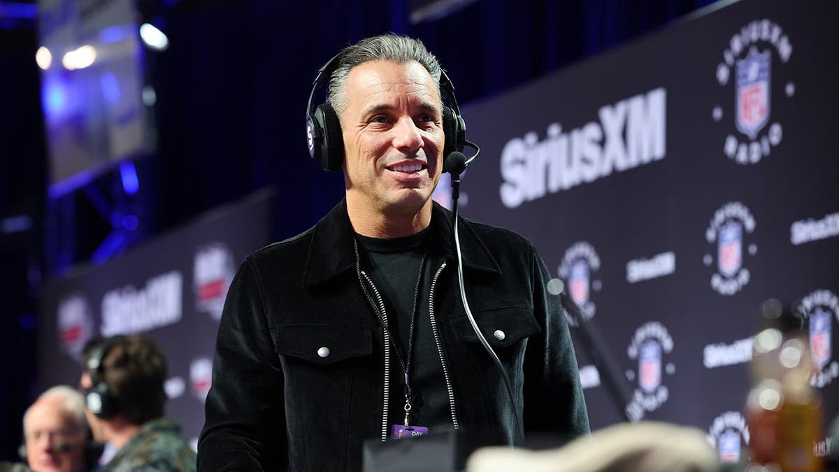 Sebastian Maniscalco speaks on SiriusXM at Super Bowl LVIII.