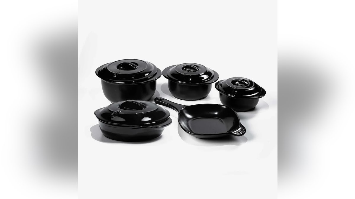 A set like this gives you everything you need to cook any meal.
