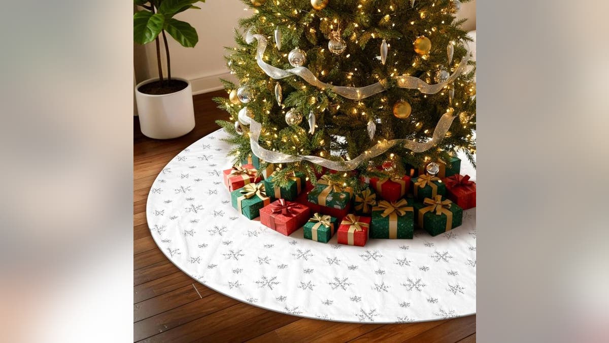 This skirt shines under your tree.
