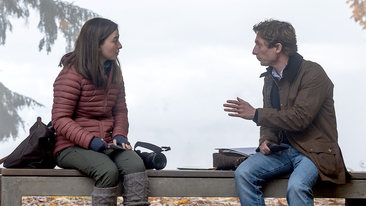 Mikey Madison, Jeremy Allen White in The Social Reckoning