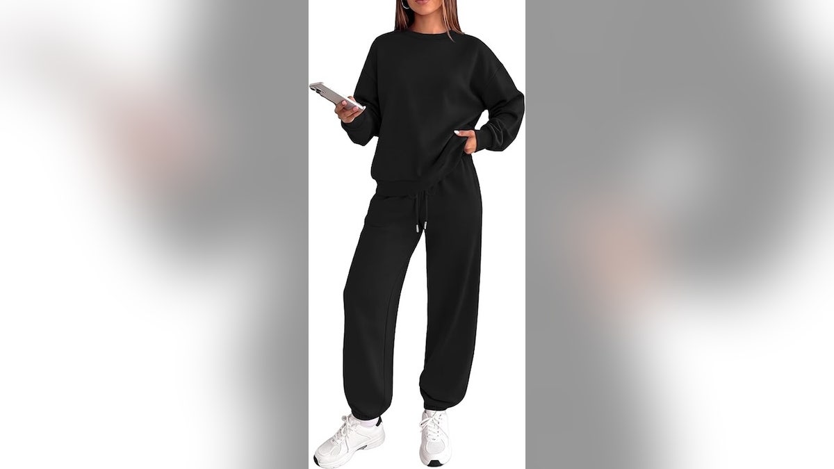 It's easy to throw on this matching sweatsuit, available in 9 colors.