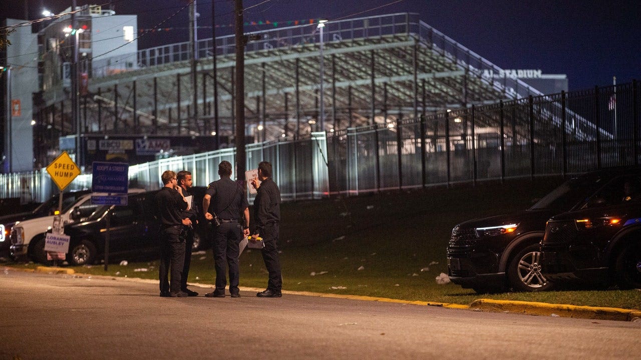 foxnews.com - Michael Sinkewicz - Florida A&M University shooting leaves 12 injured, including 6 children, near football stadium