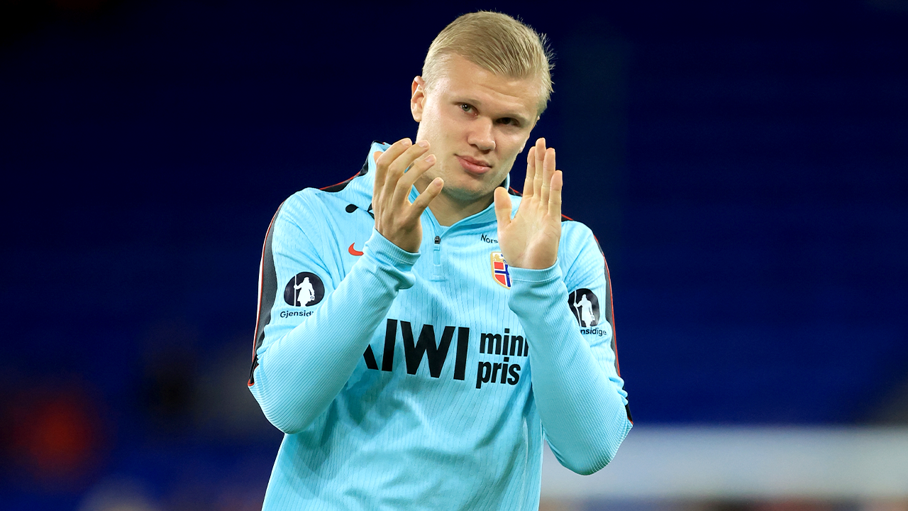 foxnews.com - Matt Reigle - Norwegian soccer star files lawsuit against airline that photoshopped his hair onto an airplane