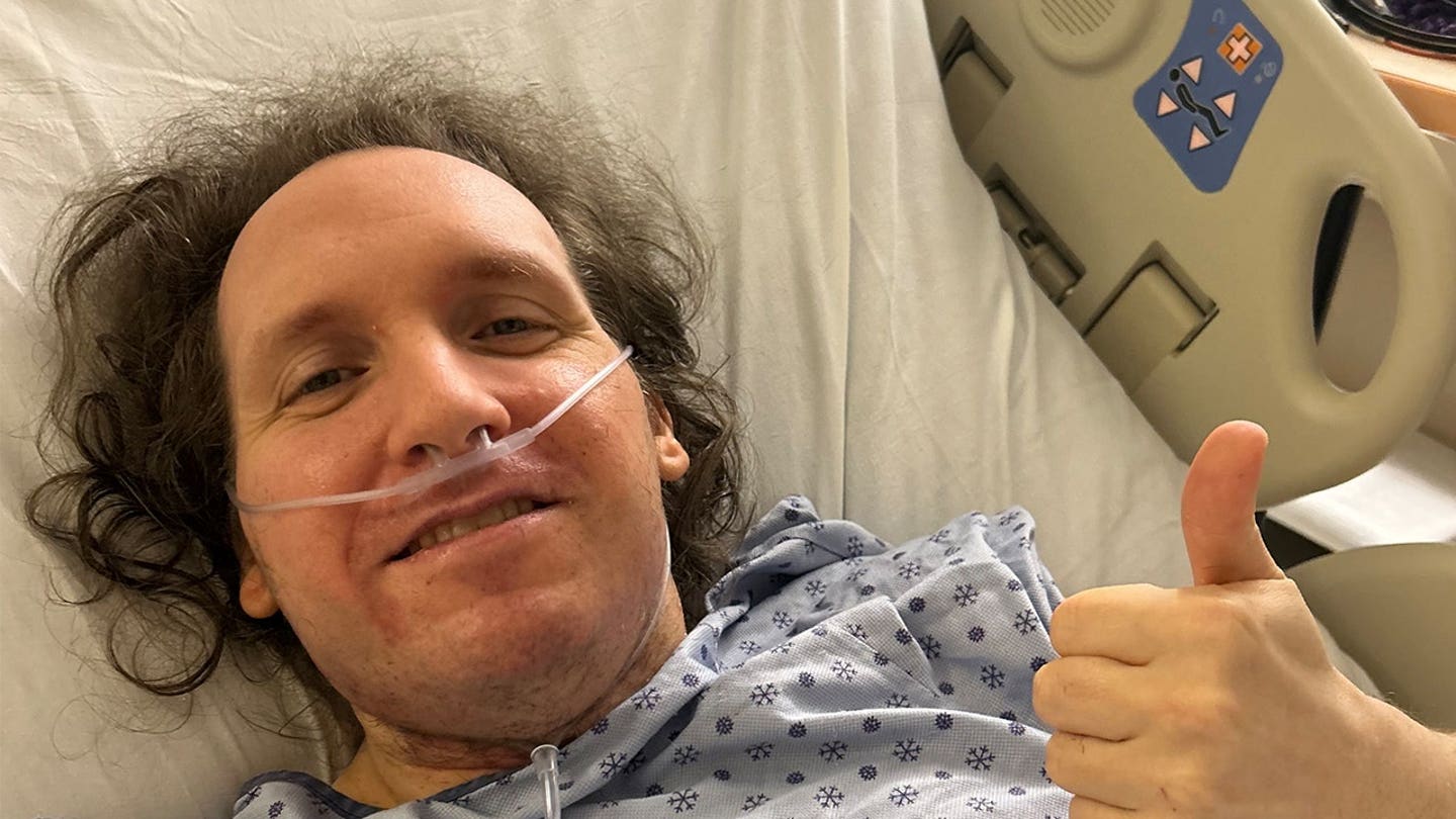Homem canadense deficiente diz que o hospital ofereceu repetidamente morte assistida enquanto ele lutava por cuidados para permanecer vivo
