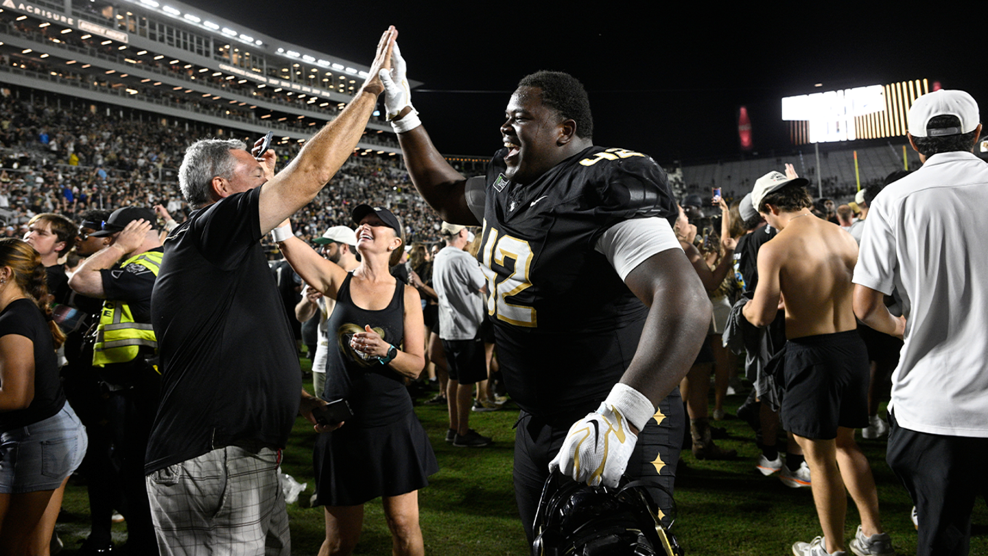 UCF Defensive lineman Artavius Jones