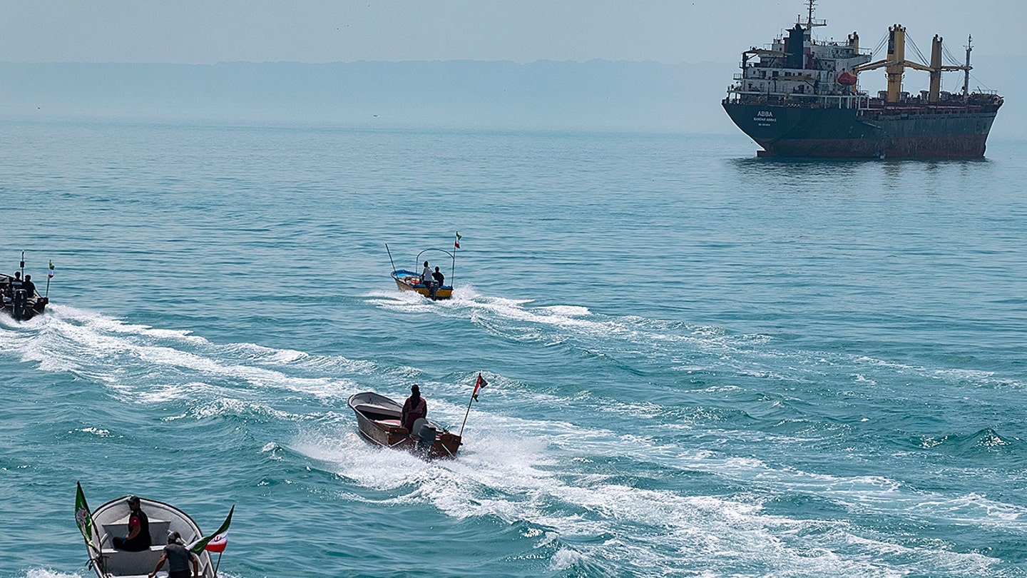 霍尔木兹海峡水雷危机再起，伊朗敦促美国接受停战方案