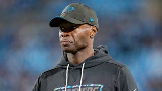 Los Panthers despiden al coordinador defensivo Ejiro Evero tras perder contra los Packers, en una reorganización a gran escala